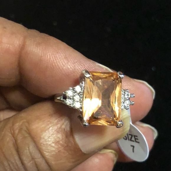 Ring - Picture 4 of 6